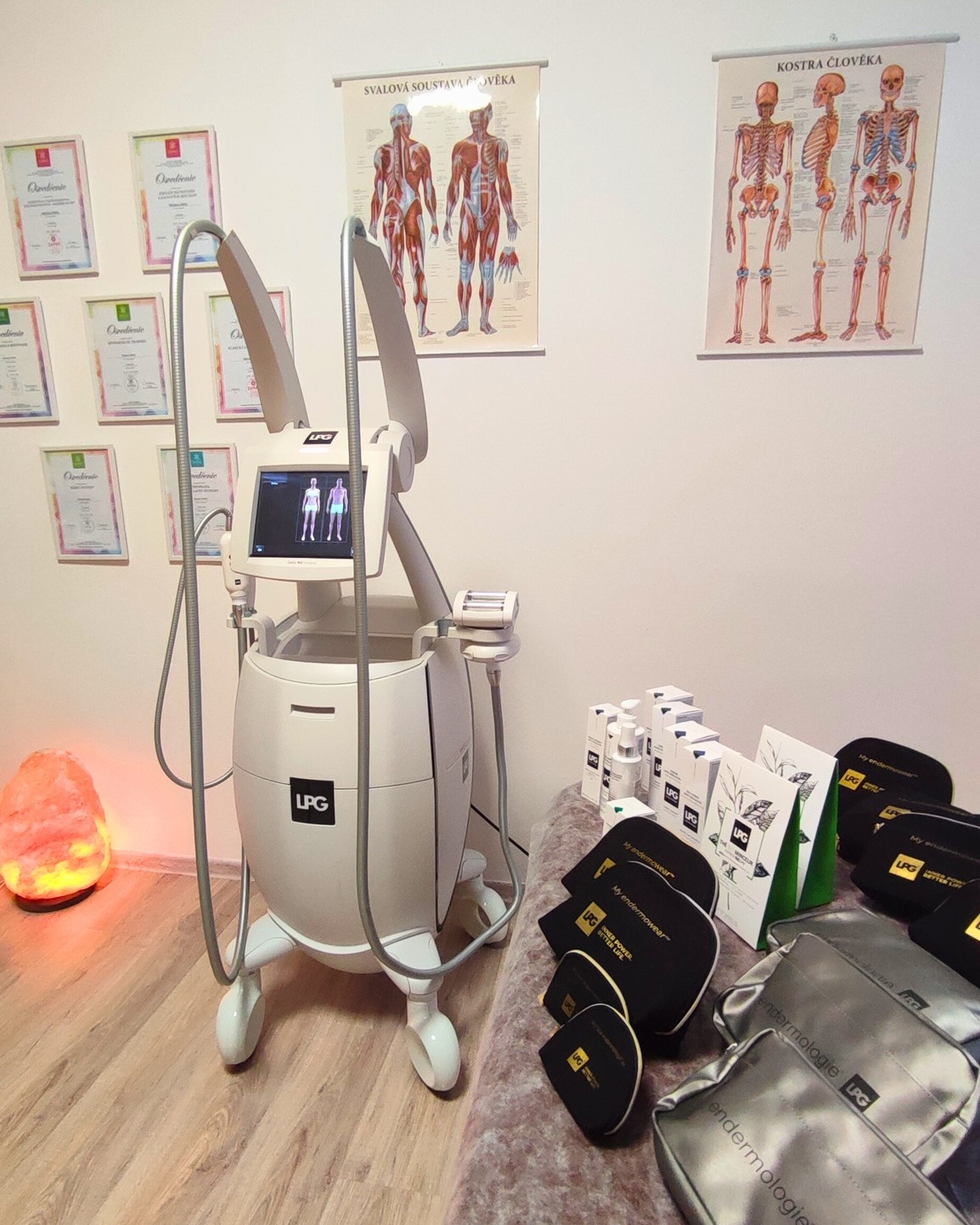 pristroj lpg Prístroj LPG Endermologie so sadou príslušenstva v masážnom štúdiu MasazMM, Martin